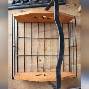 Vintage Farmhouse Style Basket